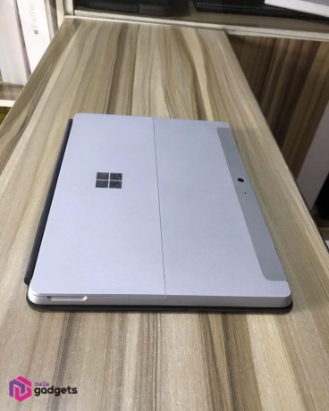 price-and-specs-of-microsoft-surface-go-big-0