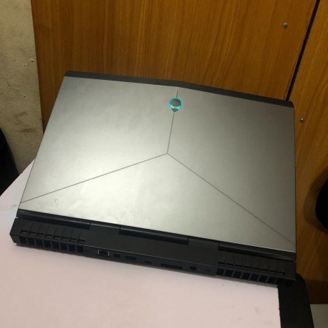 buy-laptop-dell-alienware-15-r3-core-i7-6th-gen-big-1