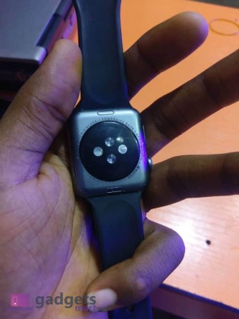 uk-used-apple-iwatch-series-3-42mm-for-sale-big-1